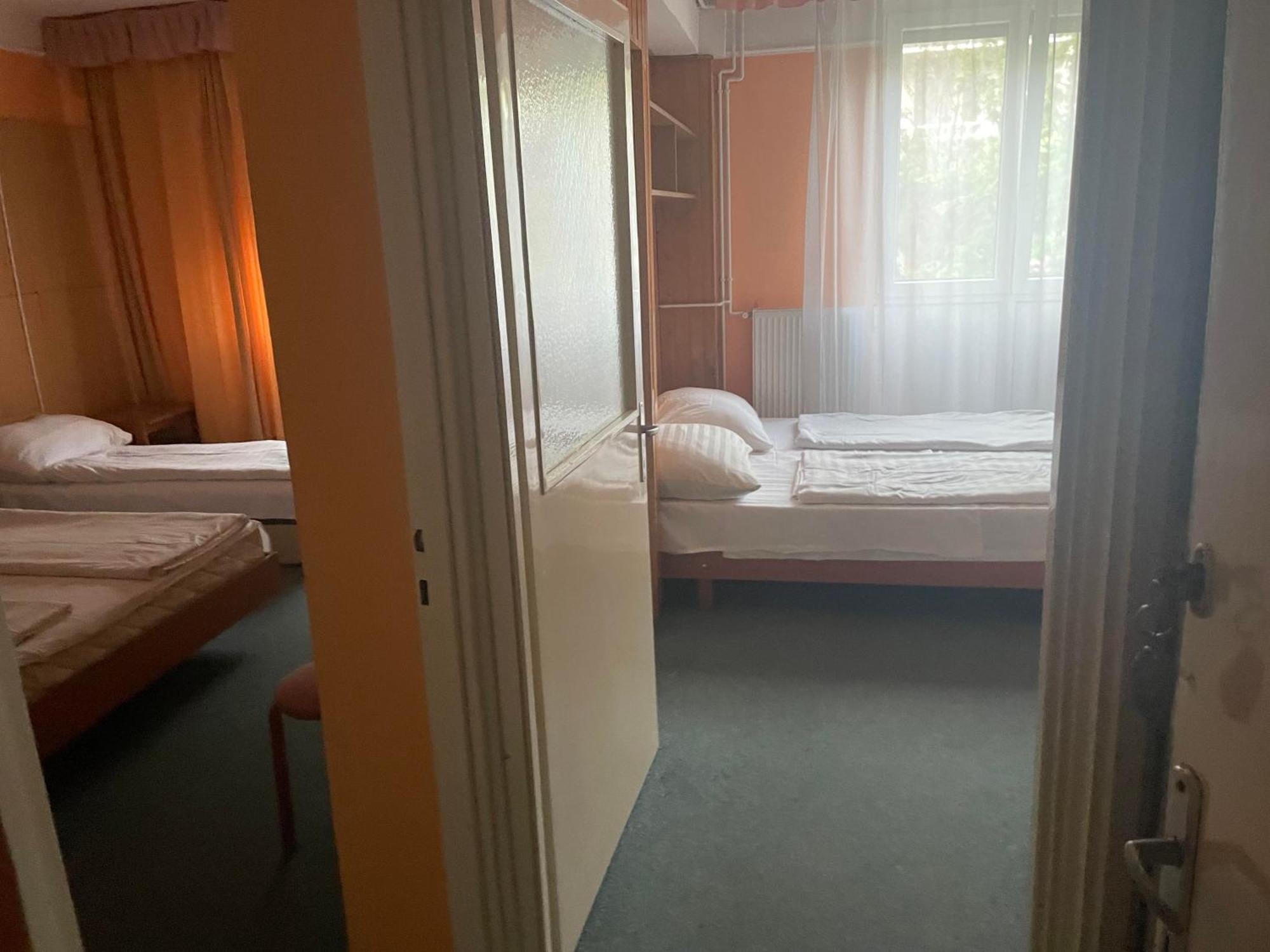 Tifani Szallo Hotell Balatonlelle Eksteriør bilde